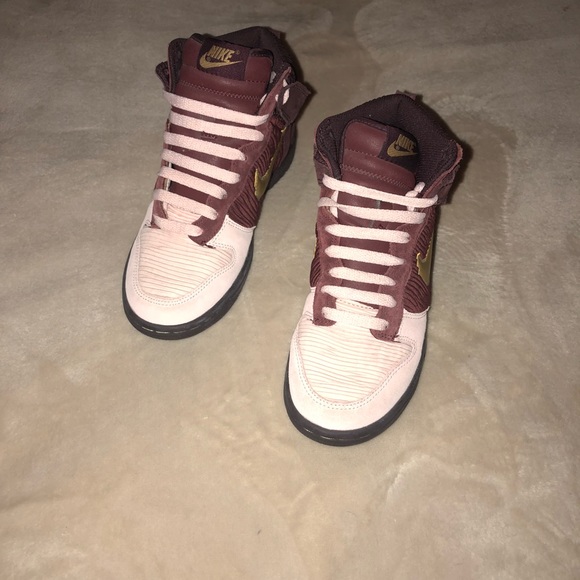 Women’s Nike high tops size 5.5 - Picture 3 of 4